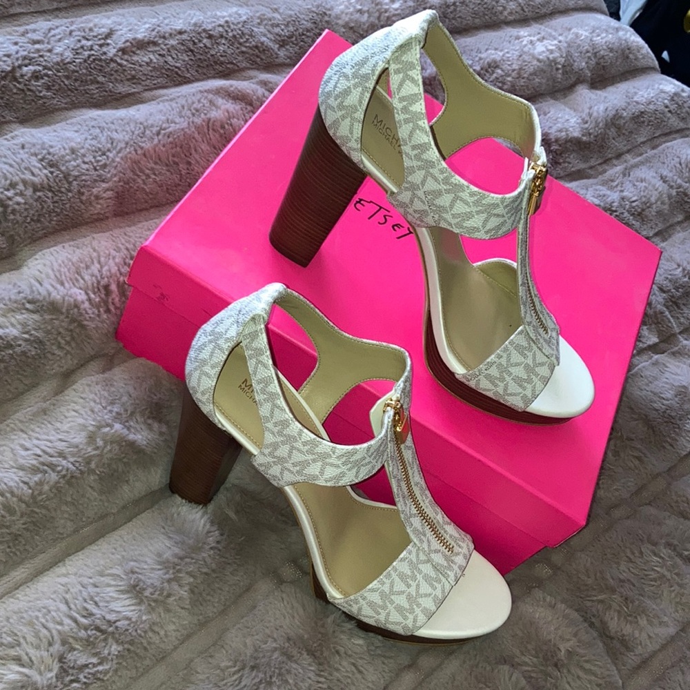 Michael Kors Berkley Logo Platform Sandal sz 9.5